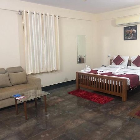 Kstdc Hotel Mayura Pavithra Yediyur Kunigal Esterno foto