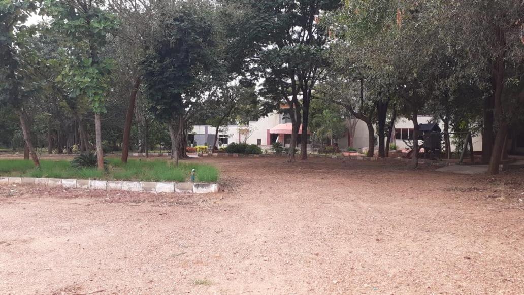 Kstdc Hotel Mayura Pavithra Yediyur Kunigal Esterno foto