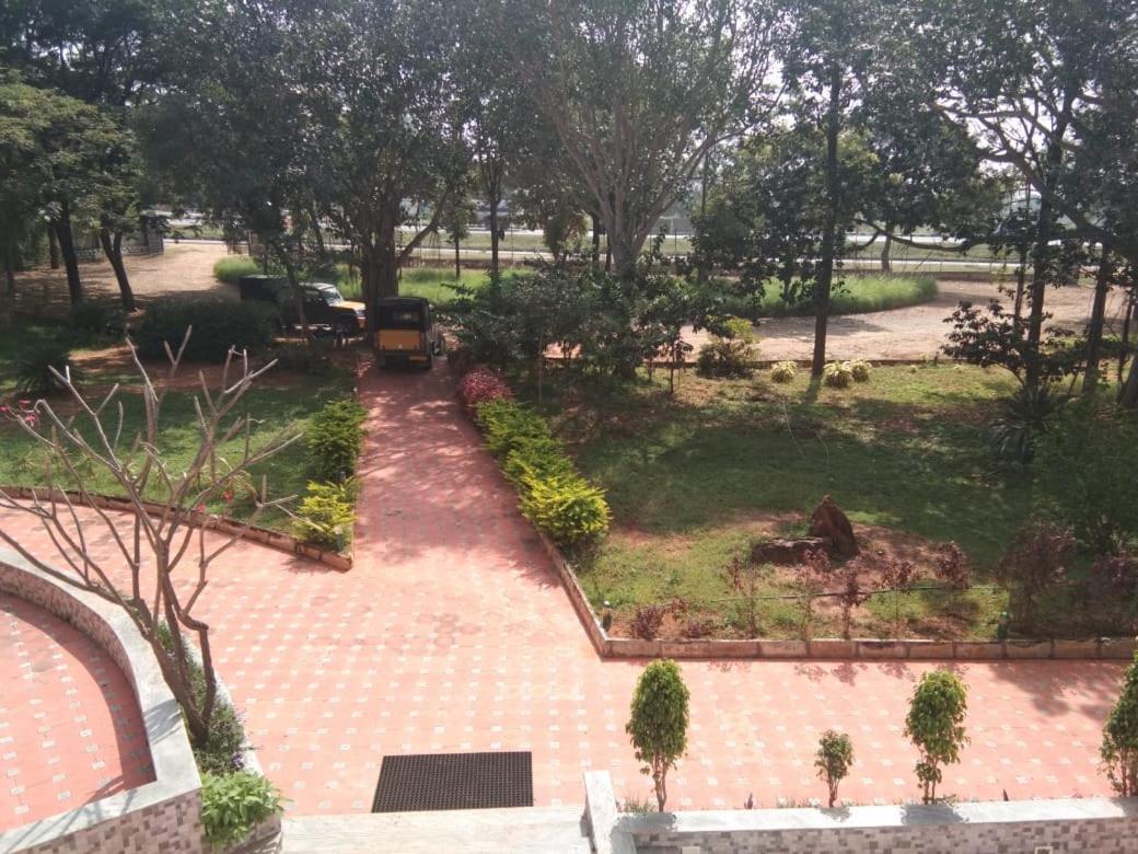 Kstdc Hotel Mayura Pavithra Yediyur Kunigal Esterno foto