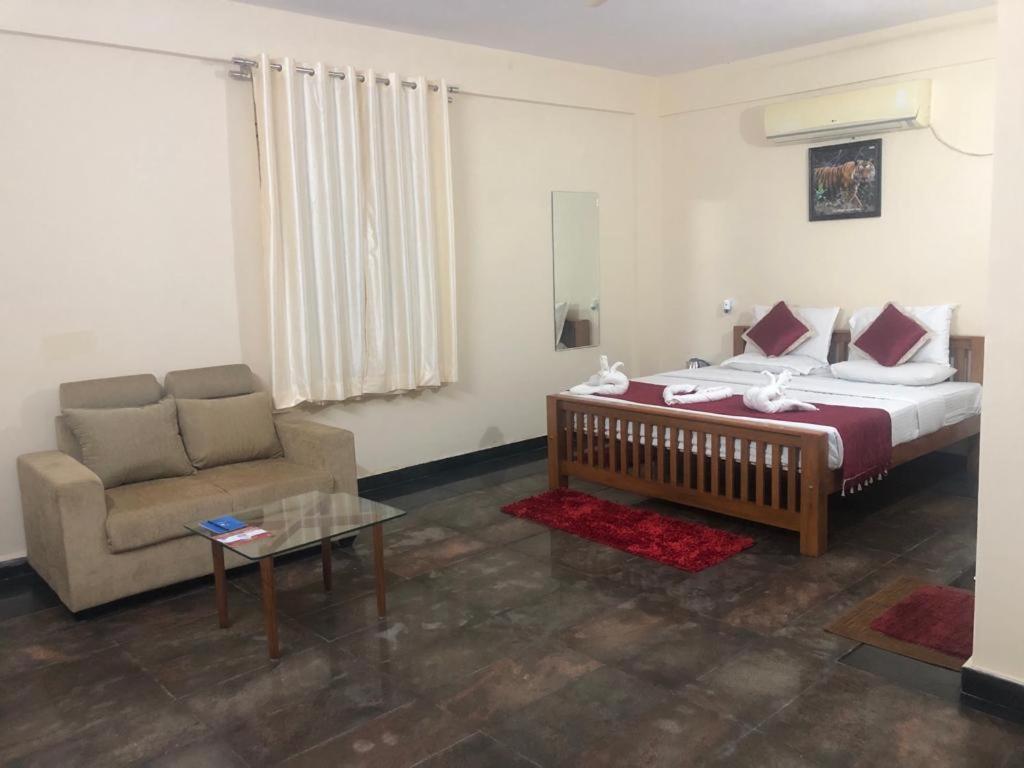 Kstdc Hotel Mayura Pavithra Yediyur Kunigal Esterno foto