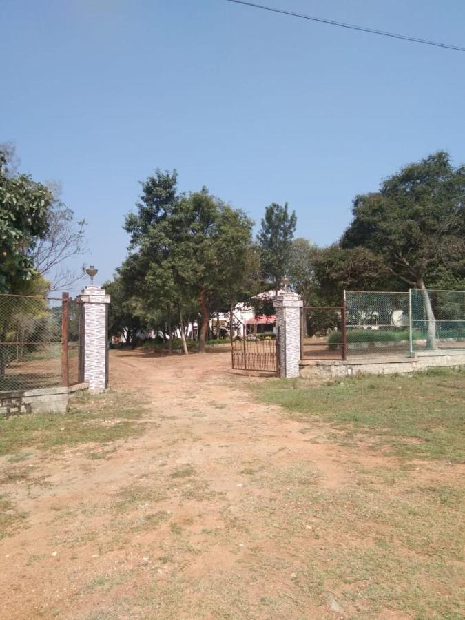 Kstdc Hotel Mayura Pavithra Yediyur Kunigal Esterno foto
