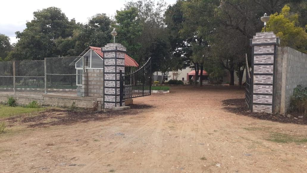 Kstdc Hotel Mayura Pavithra Yediyur Kunigal Esterno foto