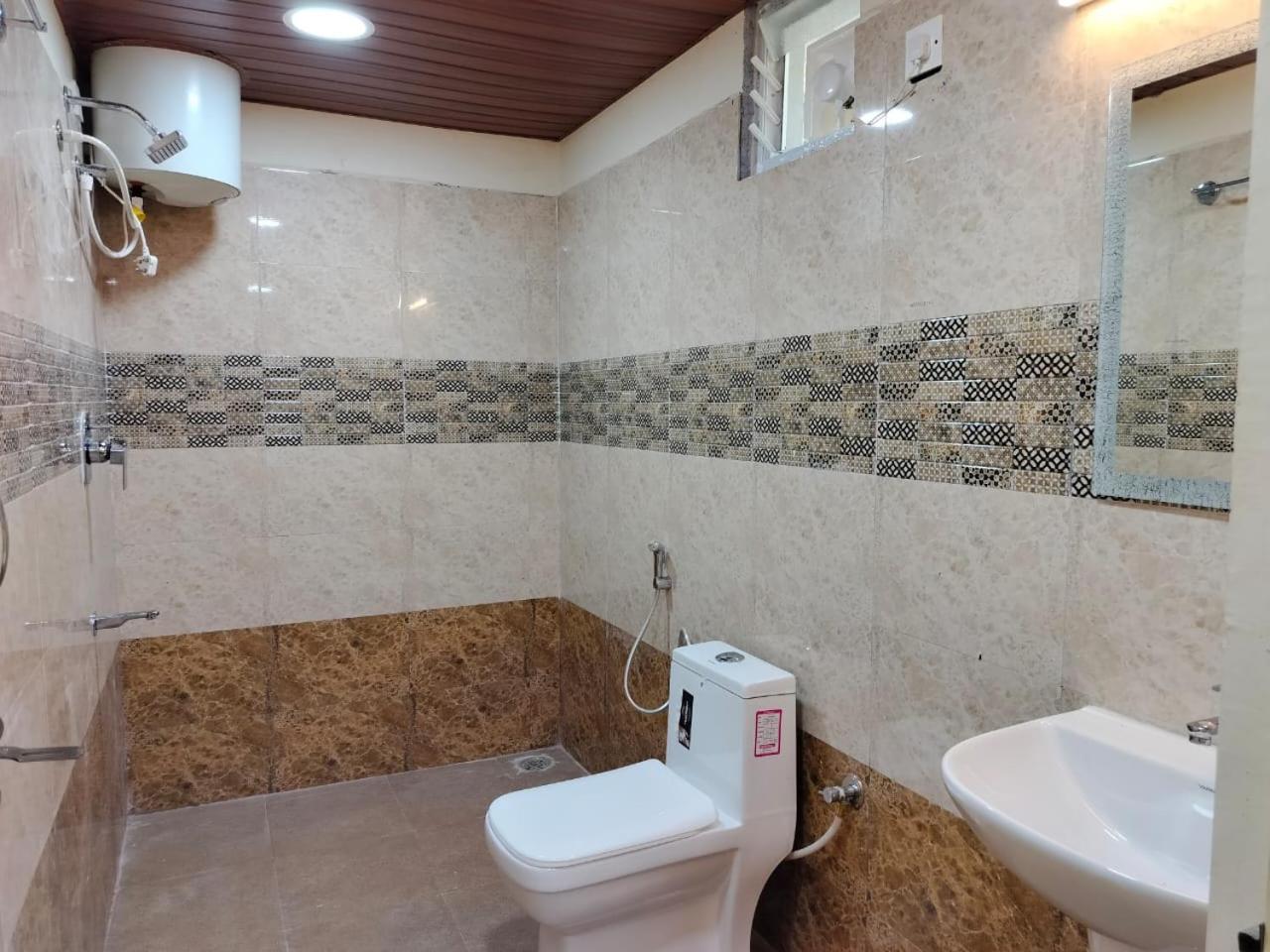 Kstdc Hotel Mayura Pavithra Yediyur Kunigal Esterno foto